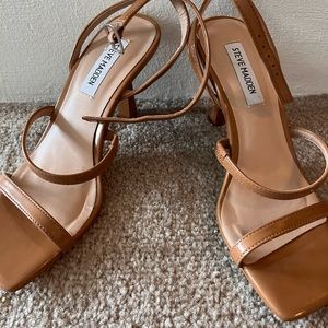 Steve Madden nude heels—-never worn